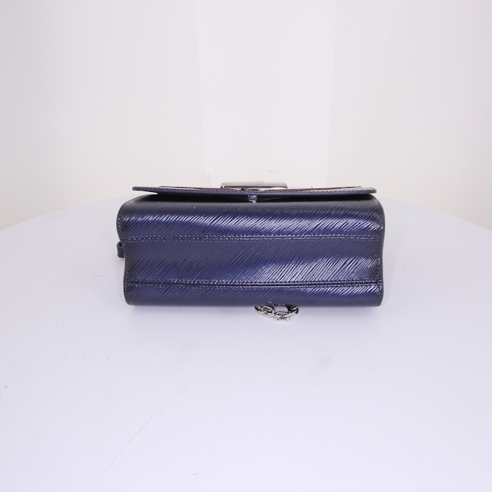 Louis Vuitton Twist handbag in purple epi leather - Detail D5
