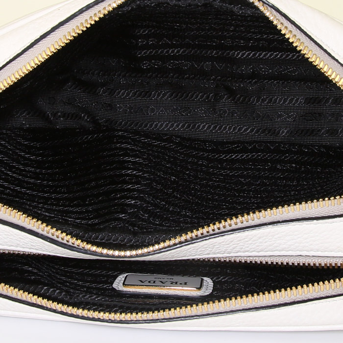 Sac bandoulière Prada en cuir blanc - Detail D2