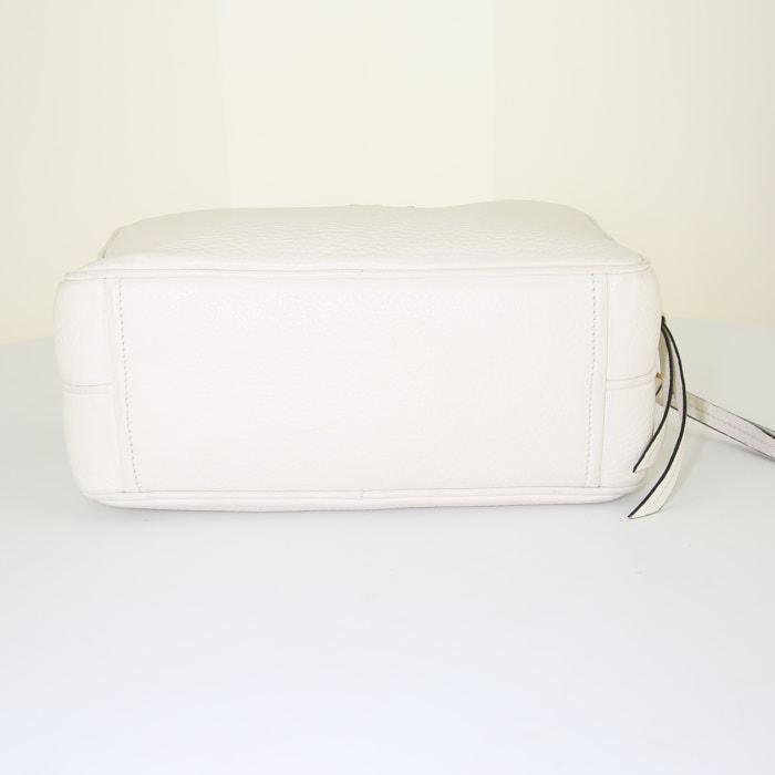 Prada shoulder bag in white leather - Detail D4