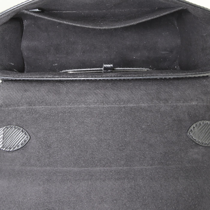 Louis Vuitton Twist shoulder bag in black epi leather - Detail D3