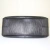 Bolso Louis Vuitton en cuero Epi negro - Detail D4 thumbnail