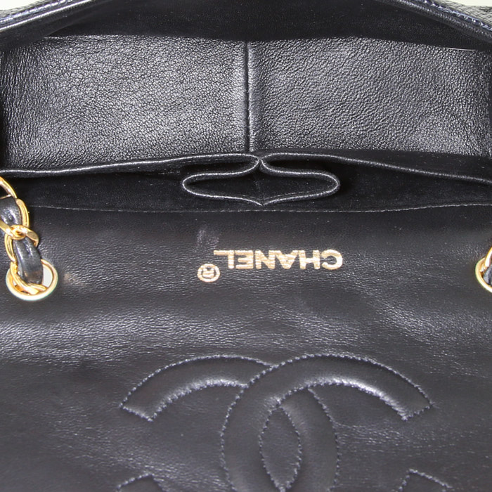 Chanel Mademoiselle shoulder bag in black quilted leather - Detail D2