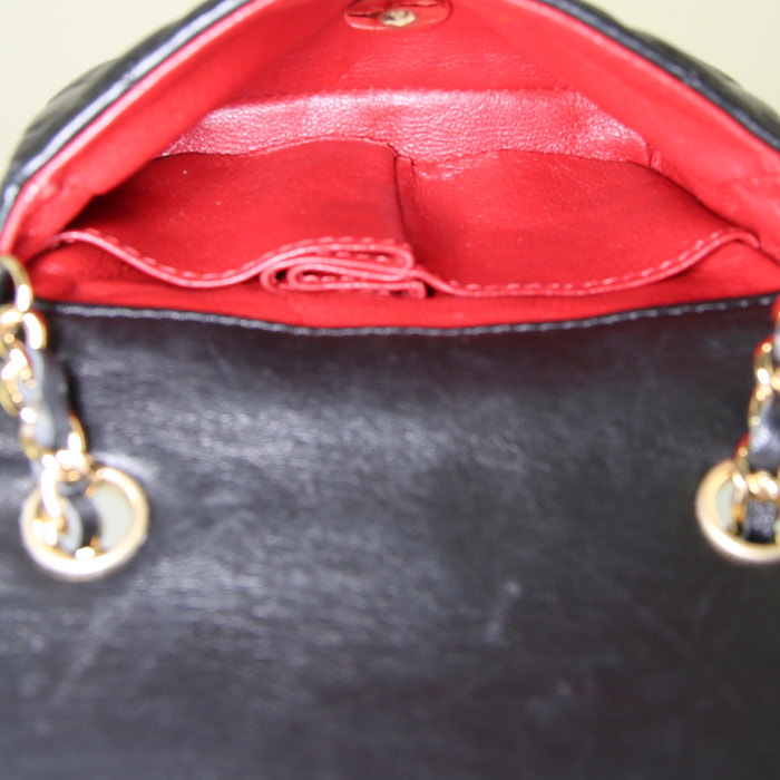 Borsa a tracolla Chanel Micro Timeless in pelle trapuntata nera - Detail D2