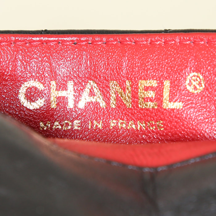 Chanel Micro Timeless shoulder bag in black quilted leather - Detail D3