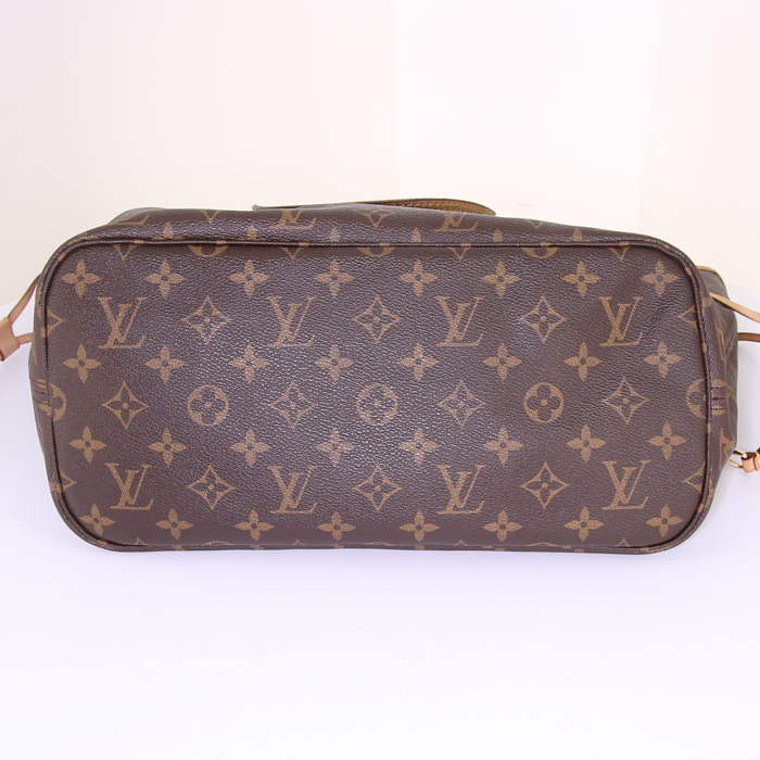 Sac cabas Louis Vuitton Neverfull moyen modèle en toile monogram marron et cuir naturel - Detail D4