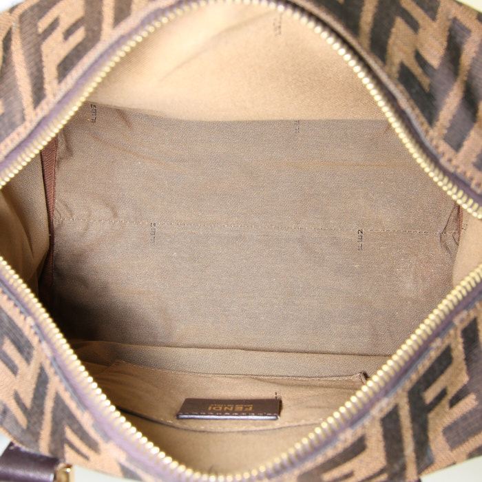 Sac bandoulière Fendi en toile siglée marron et noire et cuir marron - Detail D3