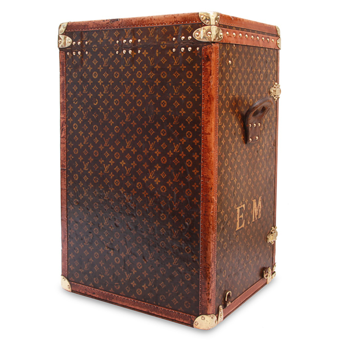 Louis Vuitton trunk in monogram canvas and lozine (vulcanised fibre) - Detail D1