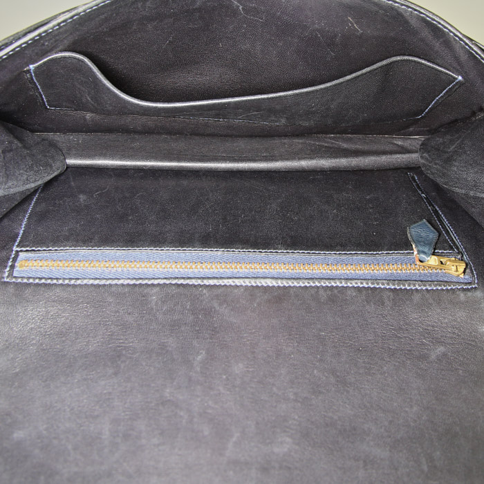 Hermès Cadenas handbag in navy blue box leather - Detail D2