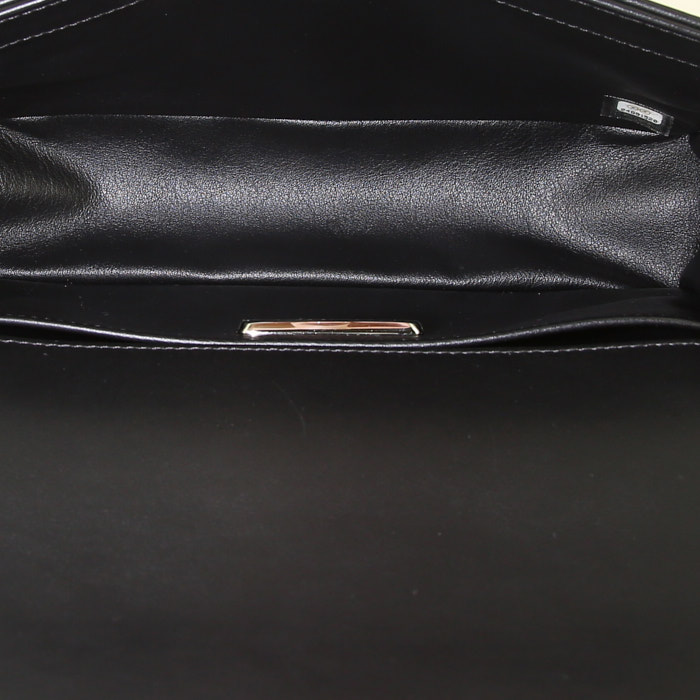 Bolso bandolera Chanel Boy en piel de pitón negra y cuero negro - Detail D3