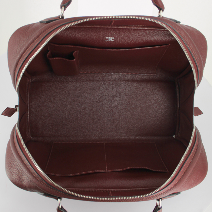 Hermes handbag in burgundy togo leather - Detail D2
