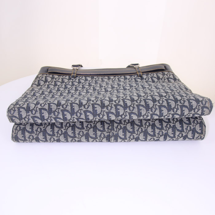 Bolso Cabás Dior Jeans Pocket en lona denim Monogram azul y cuero esmaltado azul - Detail D4