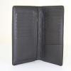 Louis Vuitton  Brazza wallet  in black checkerboard print leather - Detail D2 thumbnail