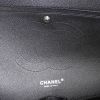 Chanel Timeless jumbo shoulder bag in black quilted grained leather - Detail D4 thumbnail