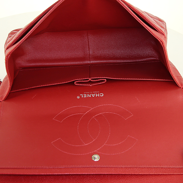 Borsa a tracolla Chanel Timeless jumbo in pelle trapuntata rossa - Detail D3