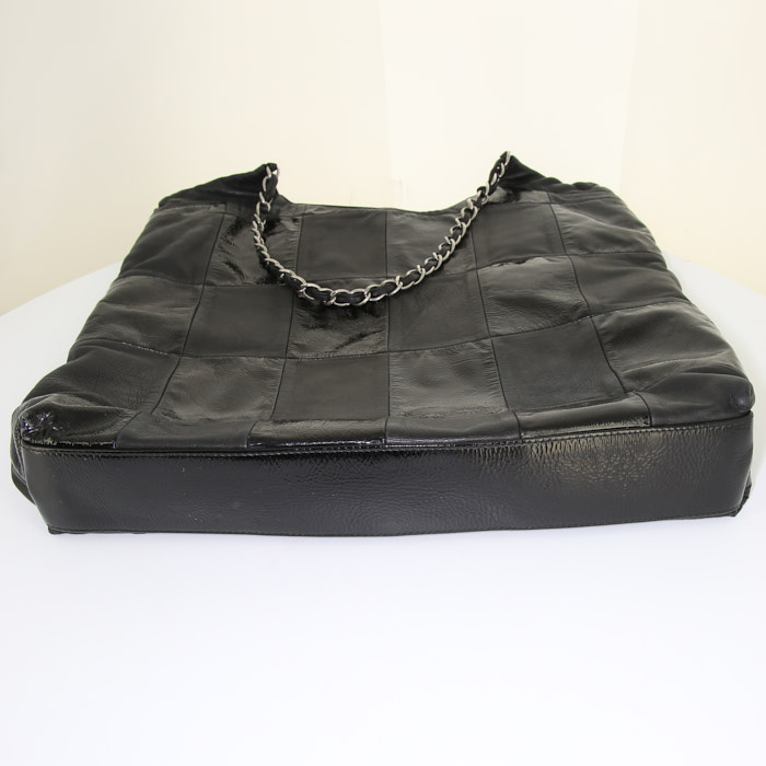 Sac cabas Chanel Coco Cabas en cuir noir - Detail D4