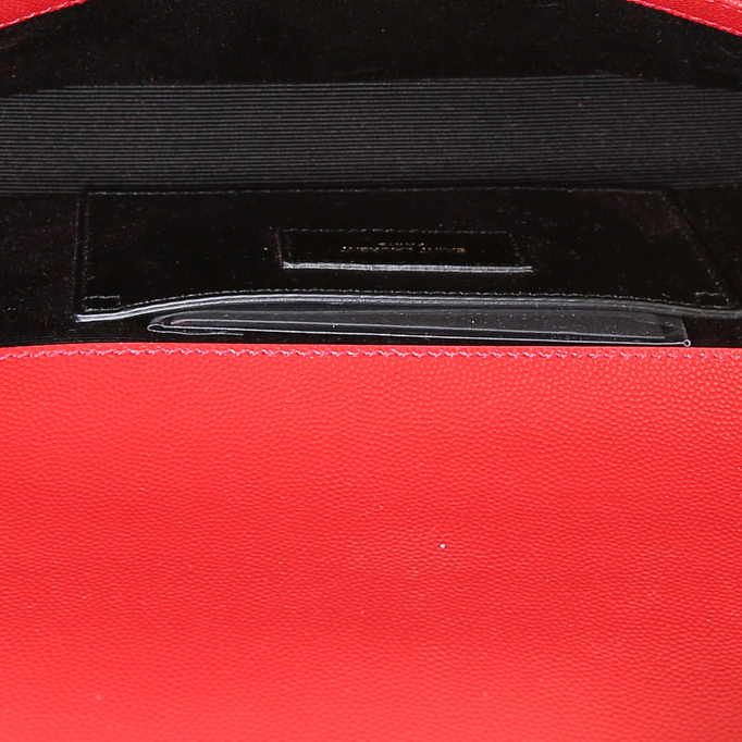 Saint Laurent Cassandre pouch in red grained leather - Detail D2