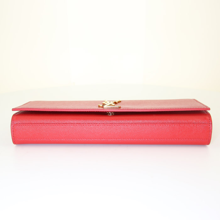Saint Laurent Cassandre pouch in red grained leather - Detail D4