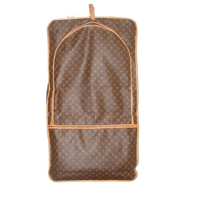 Porte-habits Louis Vuitton en toile monogram et cuir naturel - Detail D2