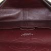 Bolso de mano Chanel Timeless Jumbo en cuero granulado acolchado negro - Detail D3 thumbnail