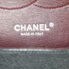 Sac à main Chanel Timeless Jumbo en cuir grainé matelassé noir - Detail D4 thumbnail