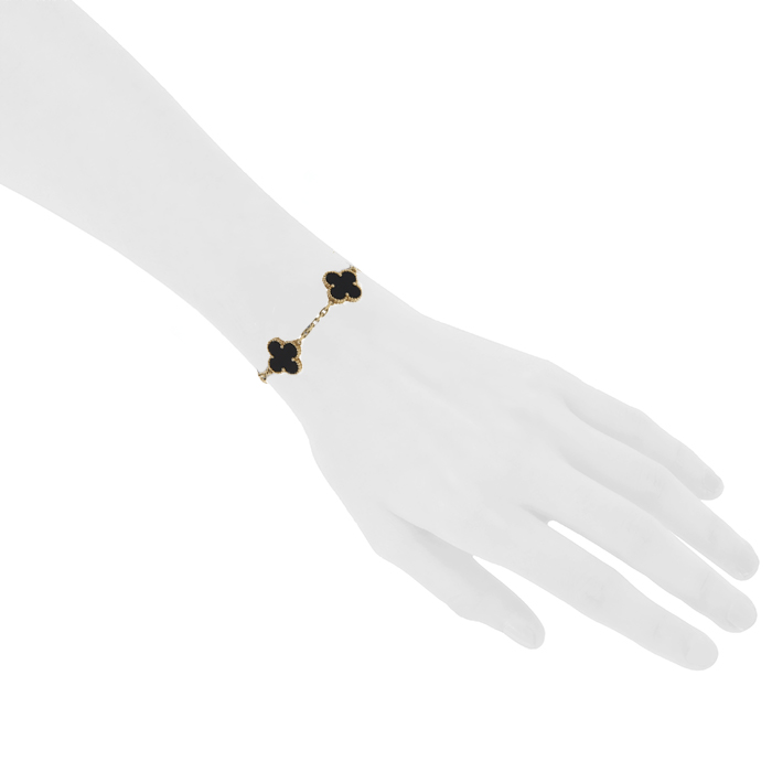 Van Cleef & Arpels Alhambra Vintage bracelet in yellow gold and onyx - Detail D1