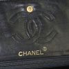 Bolso de mano Chanel Timeless en cocodrilo negro - Detail D4 thumbnail