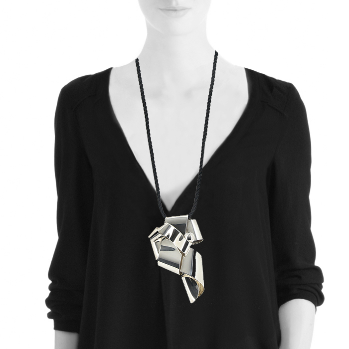 Broche-pendentif Sophia Vari Amazones en argent - Detail D1