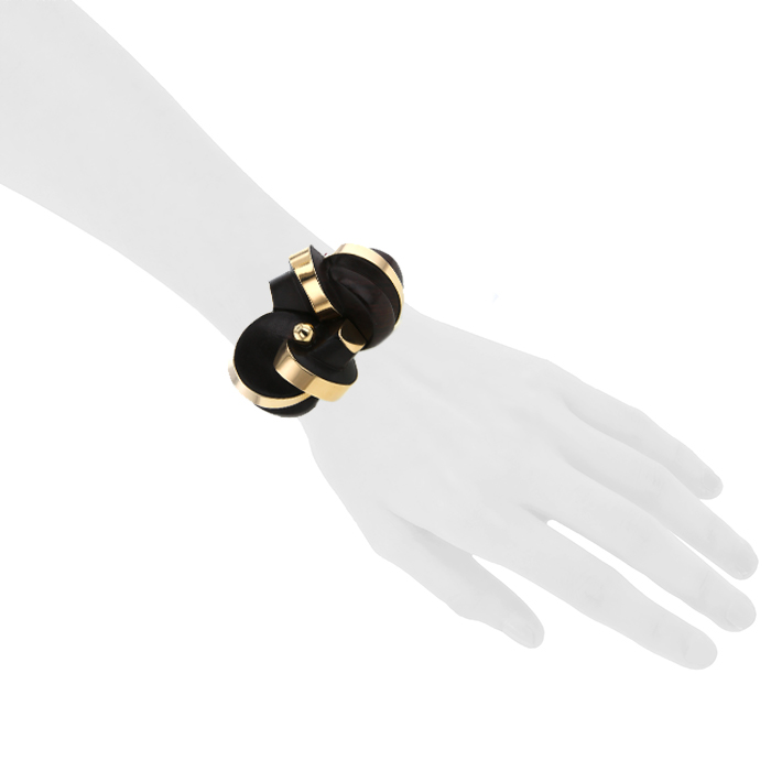 Brazalete Sophia Vari Thyas en oro amarillo,  madera de serpiente y cuero rojo - Detail D1