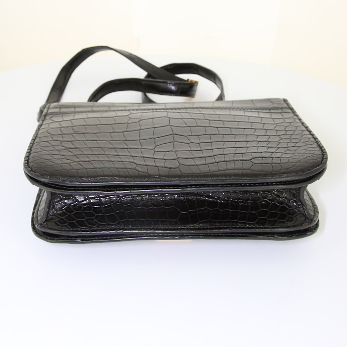 Celine Classic Box shoulder bag in black crocodile - Detail D4