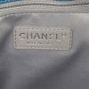 Sac à main Chanel Shopping GST en cuir grainé matelassé bleu - Detail D3 thumbnail
