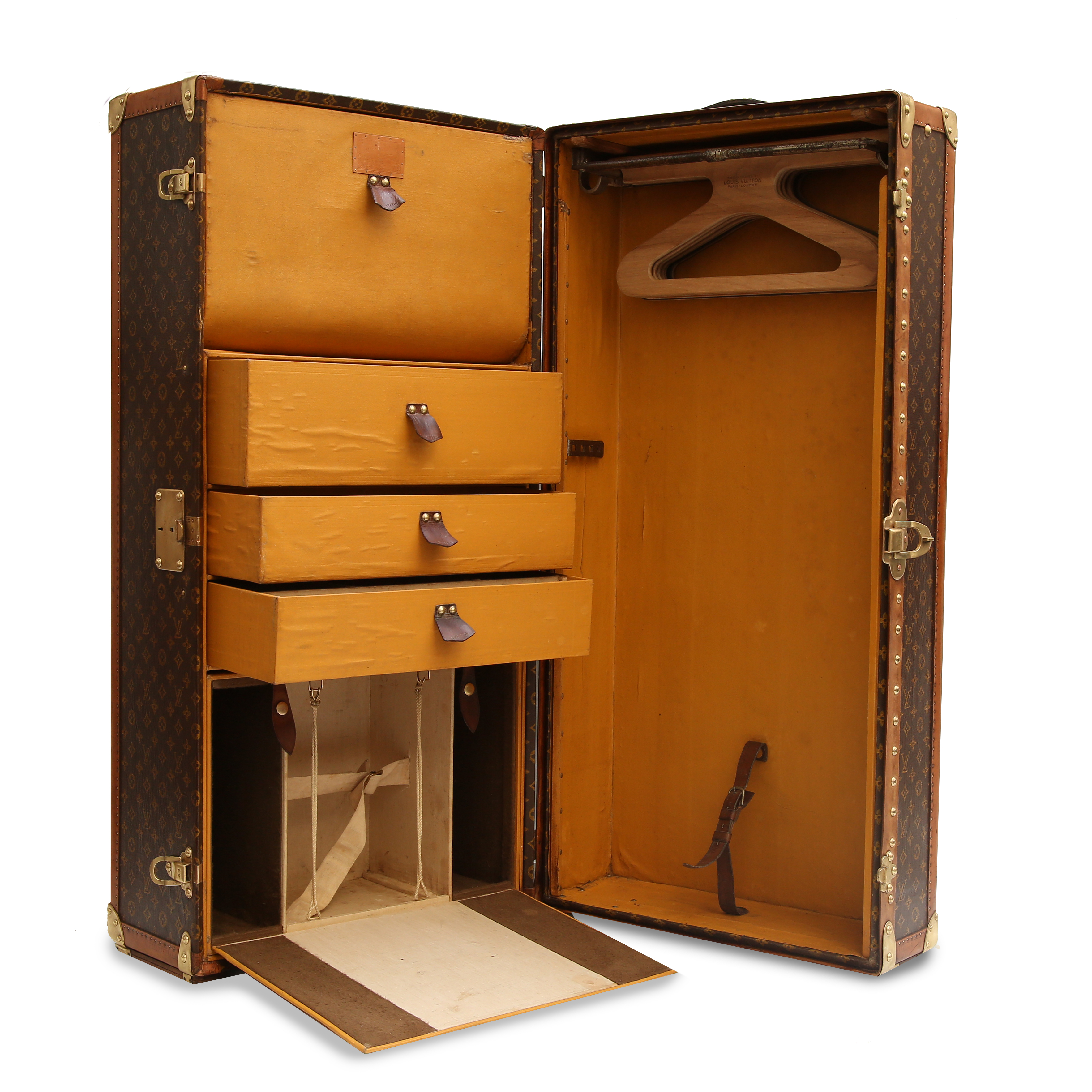 Malle Louis Vuitton Wardrobe en toile monogram et lozine - Detail D3