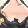 Bolso bandolera Gucci GG Marmont en cuero acolchado negro - Detail D3 thumbnail