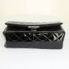 Chanel 2.55 handbag in black patent leather - Detail D5 thumbnail