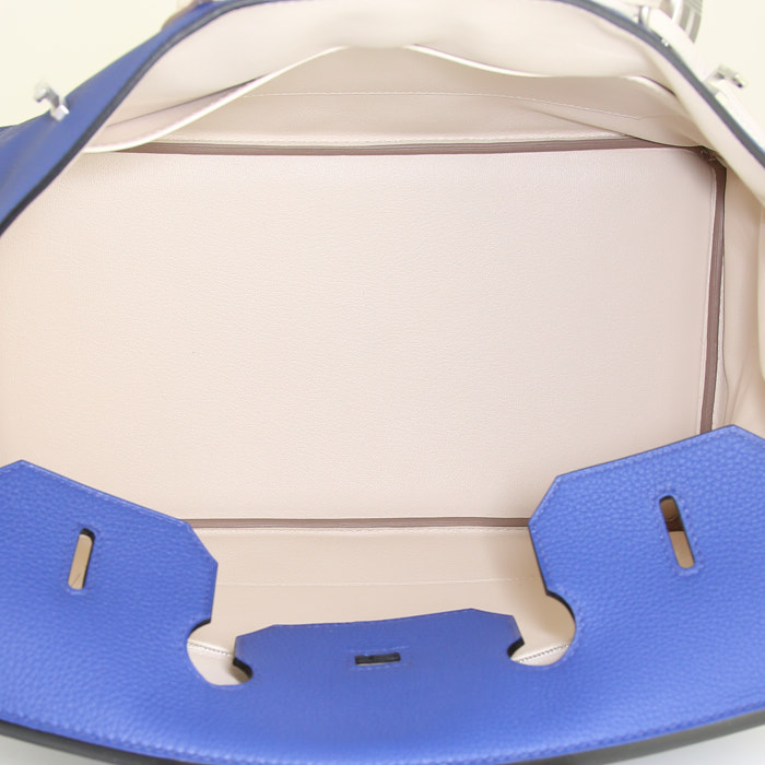 Sac à main Hermes Birkin 35 cm en cuir taurillon clémence Craie et bleu - Detail D2