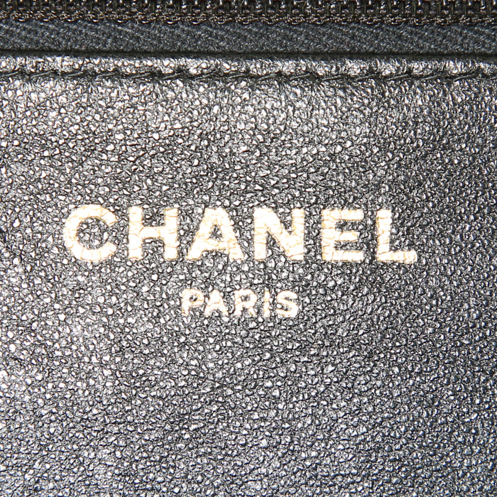 Bolso de mano Chanel Mademoiselle en piel de lagarto negra - Detail D3