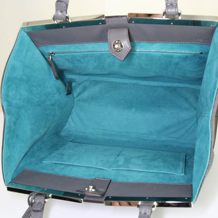 Fendi 3 Jours handbag in grey leather - Detail D2