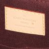 Bolso para llevar al hombro o en la mano Louis Vuitton Ségur en lona Monogram y cuero natural - Detail D4 thumbnail