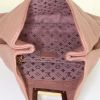 Pochette Louis Vuitton en cuir monogram rose-pale - Detail D2 thumbnail