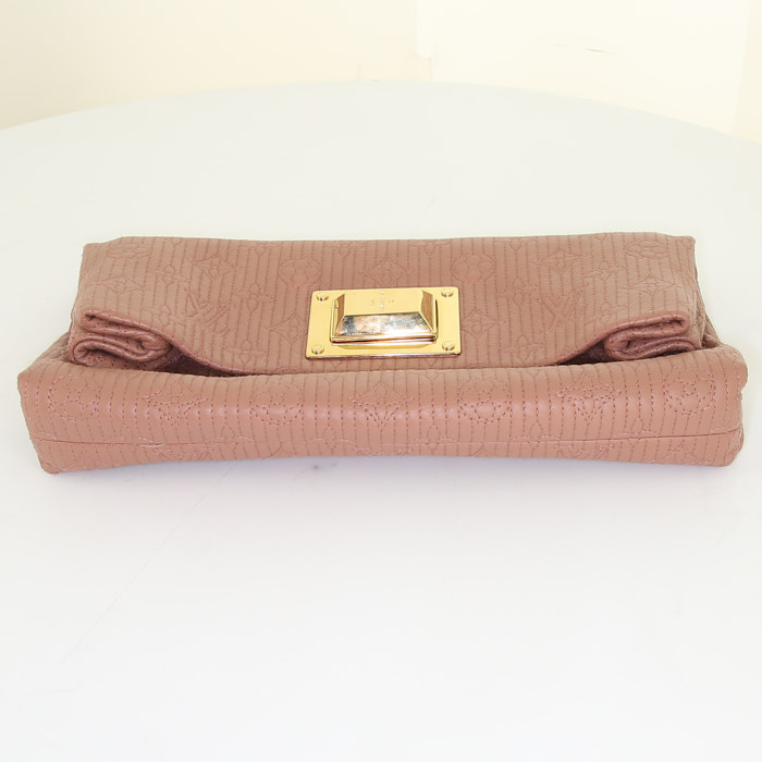 Pochette Louis Vuitton en cuir monogram rose-pale - Detail D4