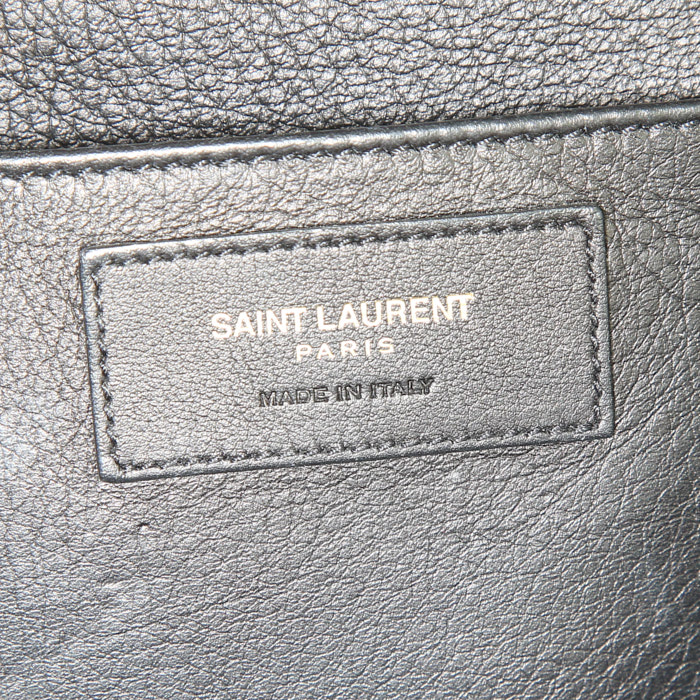 Yves Saint Laurent Chyc handbag in black leather - Detail D4