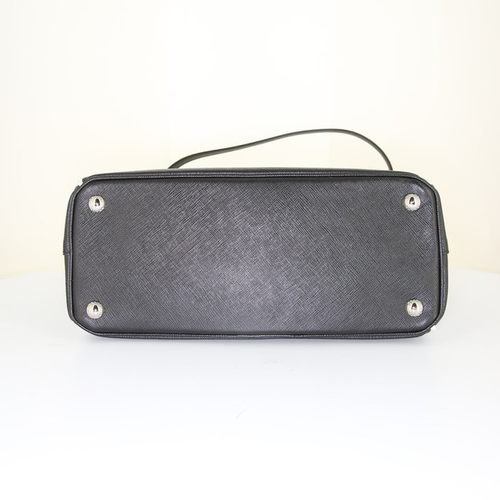 Sac à main Prada Galleria moyen modèle en cuir saffiano noir et jonc blanc - Detail D5