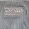 Chanel Grand Shopping handbag in silver leather - Detail D3 thumbnail