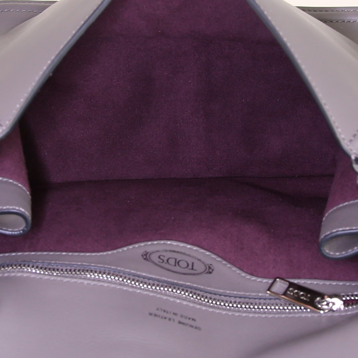 Bolso de mano Tod's Double T en cuero gris - Detail D3