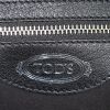 Tod's Gommino shoulder bag in black leather - Detail D4 thumbnail