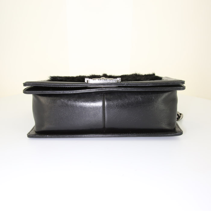 Borsa a tracolla Chanel Boy in pelle nera e puledro nero - Detail D5