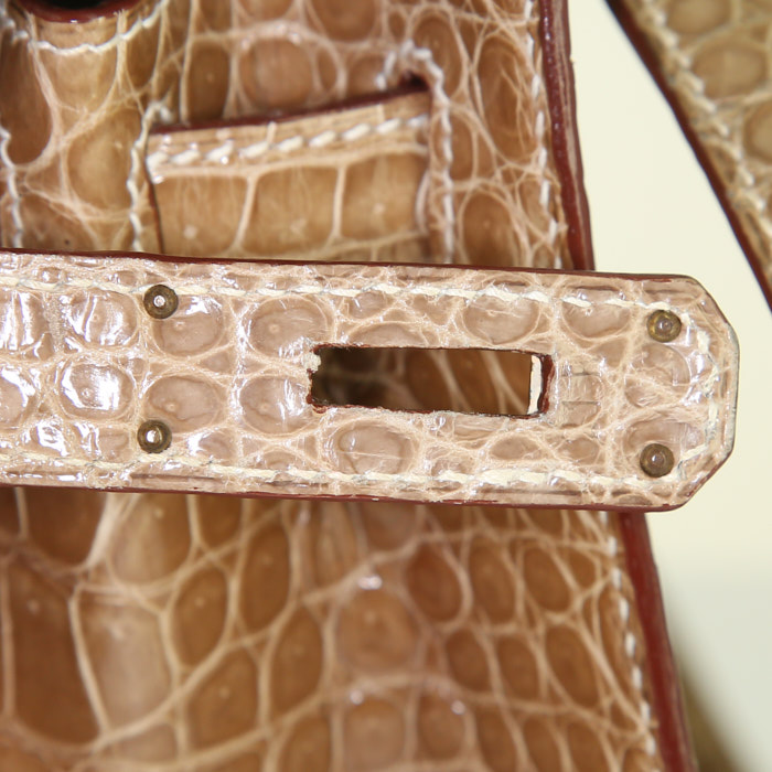 Hermes Kelly 28 cm handbag in honey beige porosus crocodile - Detail D5