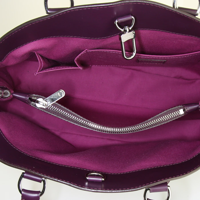 Louis Vuitton Passy small model handbag in purple epi leather - Detail D2
