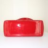 Sac porté épaule ou main Chanel Shopping GST moyen modèle en cuir verni matelassé rouge - Detail D4 thumbnail