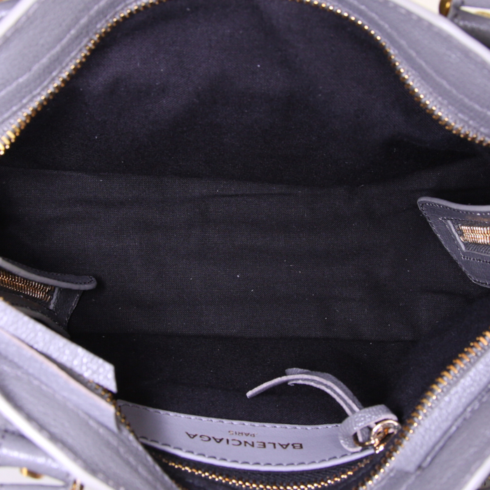 Borsa a tracolla Balenciaga Classic City mini in pelle grigia - Detail D3