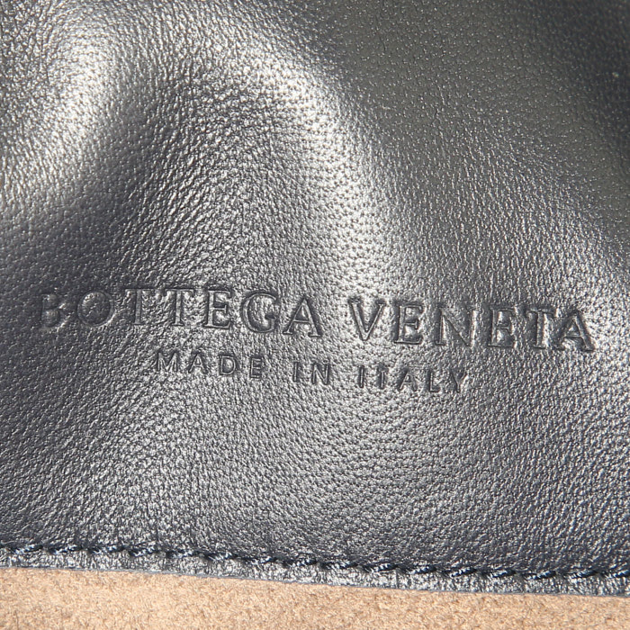 Sac à main Bottega Veneta Parachute en cuir intrecciato bleu - Detail D3